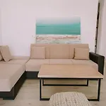 Milo Apartment *