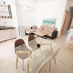 Apartment Milo Himare