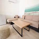 Milo Apartment *