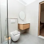 Milo Apartment *