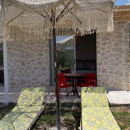 Milo Apartment