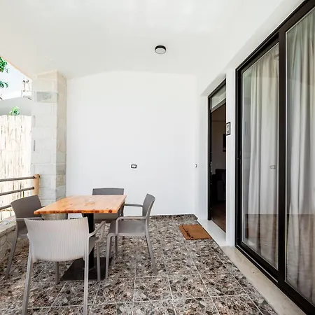 Milo Apartment Himarë